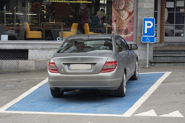 Parkeerkaart voor personen met beperkte mobiliteit 